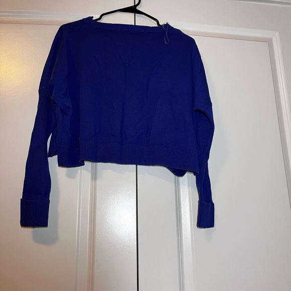 Wearing your heart on your sleeve blue sweater - Picture 4 of 7